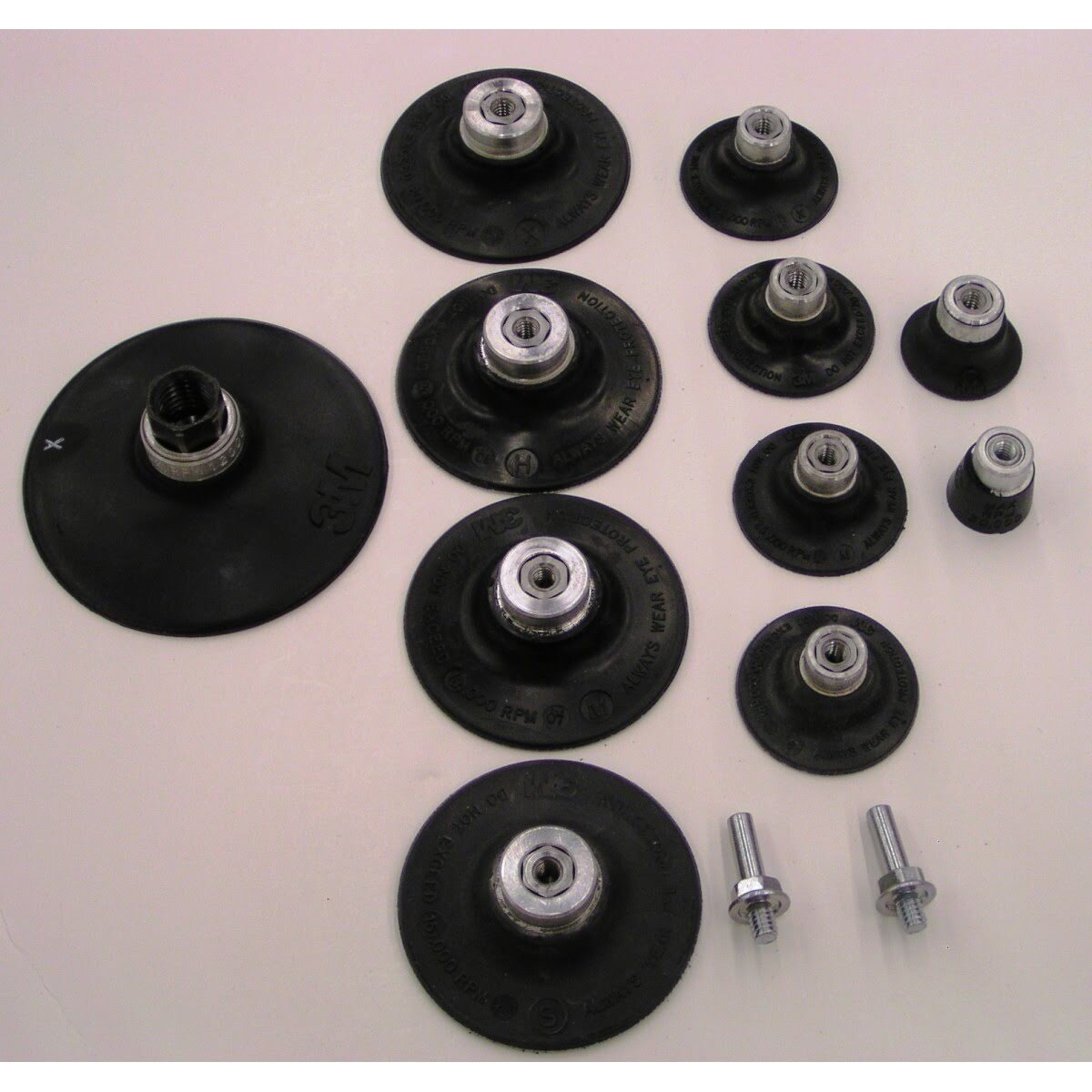 3M 05538 Roloc Disc Pad Assembly, 1 in, 1/4-20 INT, Black (7000120460) (100 Pack) - 2
