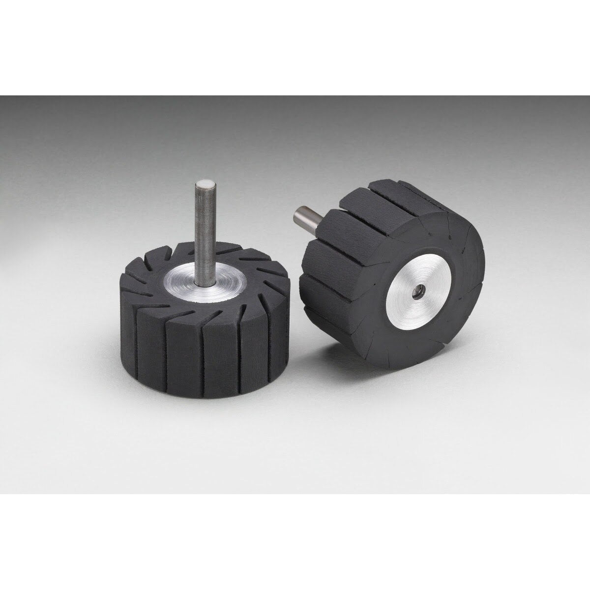 3M 77720 Rubber Slotted Expander Wheel, 2 in x 1 in 1/4 Diameter Shank (7100000272)