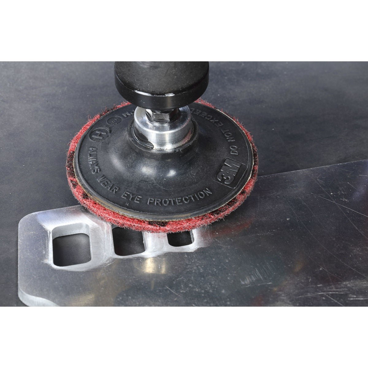 3M PN-DR Scotch-Brite Roloc Precision Surface Conditioning Disc, TR, Medium, Red, 3/4 in (7100263902) (200 Pack) - 5