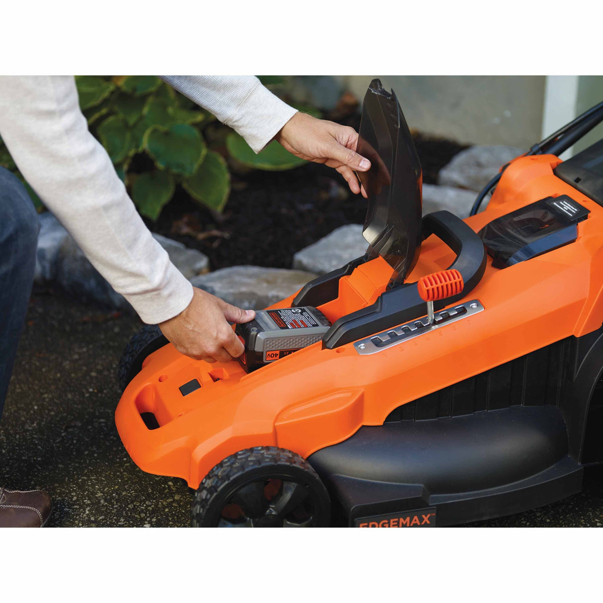 Black & Decker CM2040 40V 20 IN LITHIUM MOWER - 7