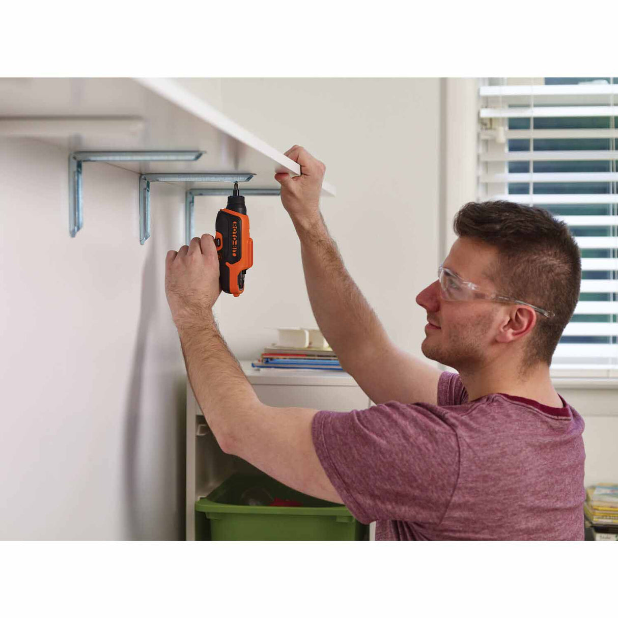 Black & Decker BDCS50C ROTO-BIT 4-Volt Max 3/8-in Cordless Screwdriver - 13