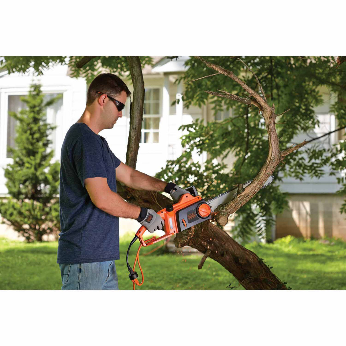 Black & Decker CS1216 12 Amp 16 in. Chainsaw (CS1216) - 7