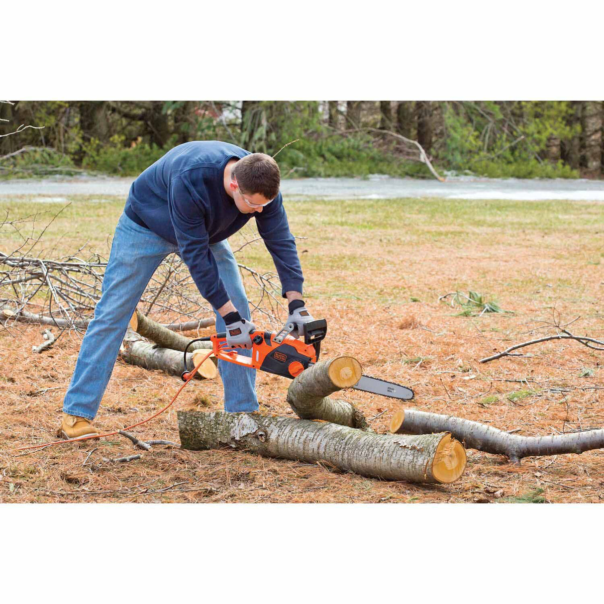 Black & Decker CS1518 15 Amp 18 in. Chainsaw (CS1518) - 11