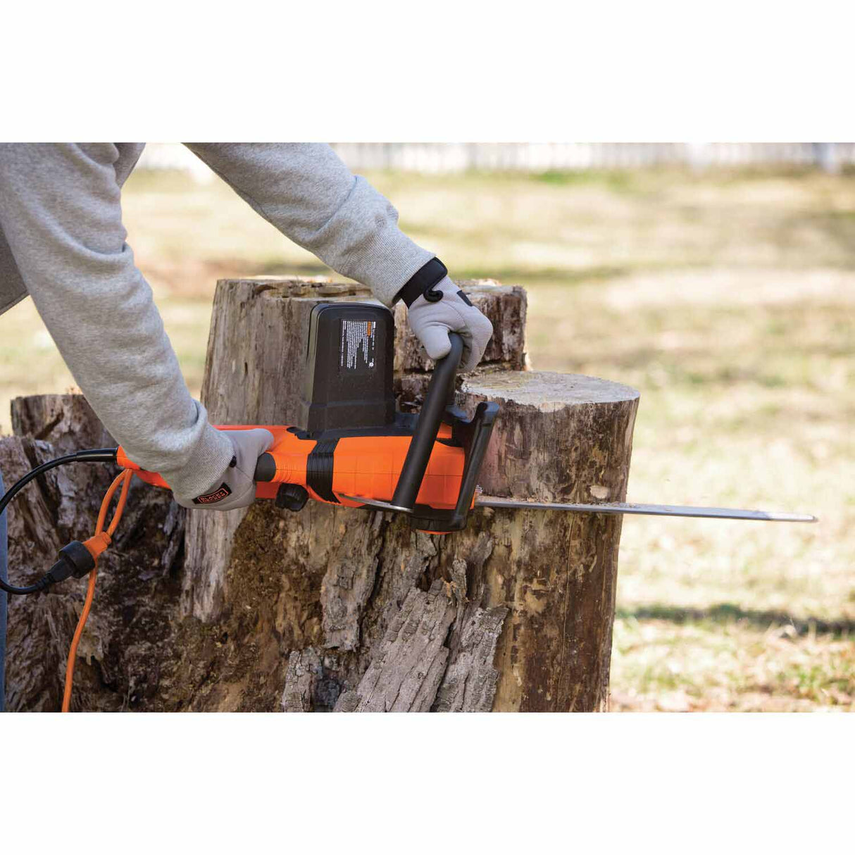 Black & Decker CS1518 15 Amp 18 in. Chainsaw (CS1518) - 12