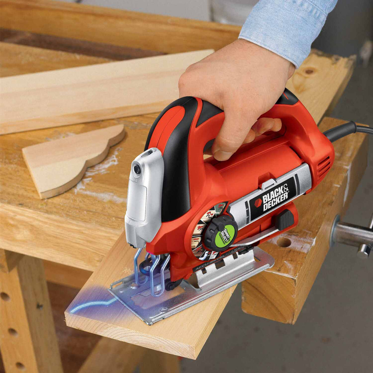 Black & Decker JS670V Line Finder Orbital Jigsaw with Smart Select Technology - 12