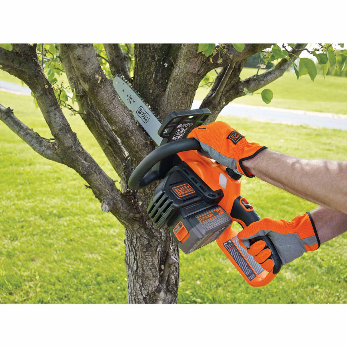 Black & Decker LCS1240 40V MAX* Lithium 12 in. Chainsaw (LCS1240) - 16