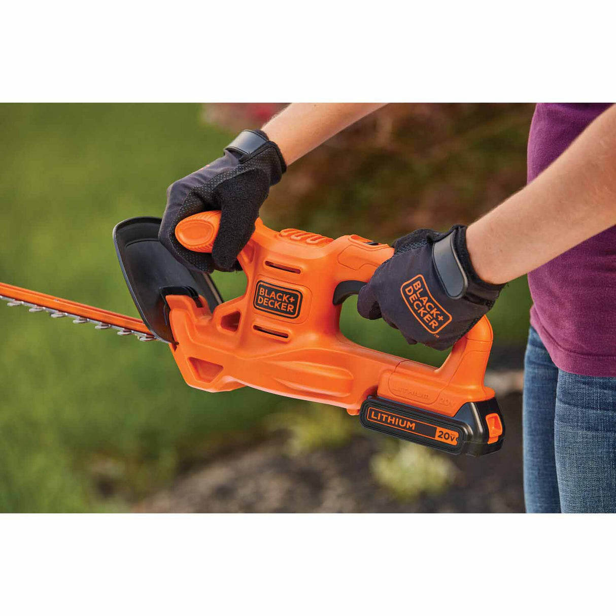 Black & Decker LHT218C1 20V MAX* 18 in. Cordless Hedge Trimmer - 7