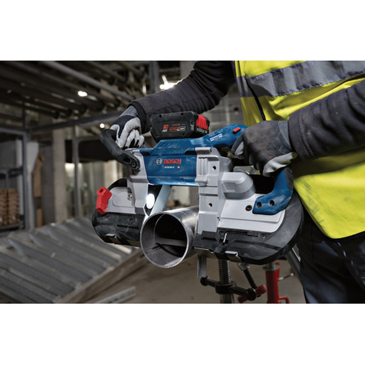 Bosch GCB18V-5B26 18V 5" Deep Cut Portable Band Saw Kit with Charger and Tool Bag (2 Batteries) - 9