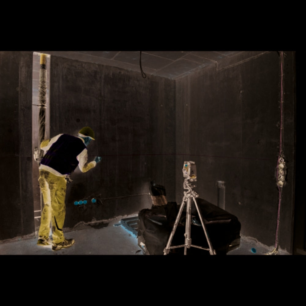 Bosch GCL100-40G Green-Beam Self-Leveling Cross-Line Laser with Plumb Points - 9