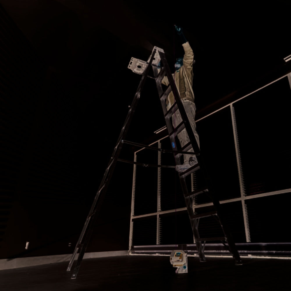 Bosch GCL100-40G Green-Beam Self-Leveling Cross-Line Laser with Plumb Points - 12