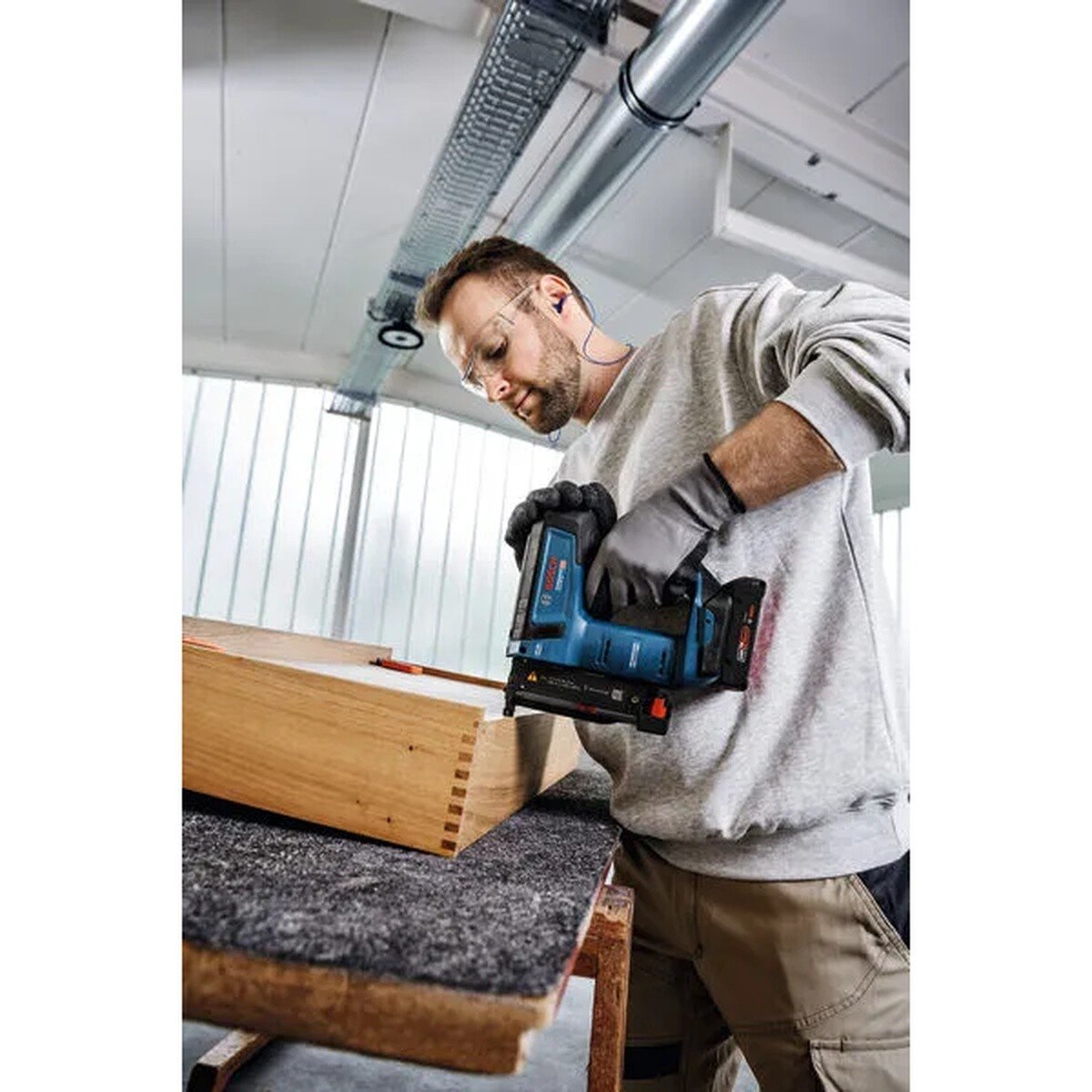 Bosch GNH18V-35N 18V Brushless 23-Gauge Pin Nailer (Tool Only) - 5