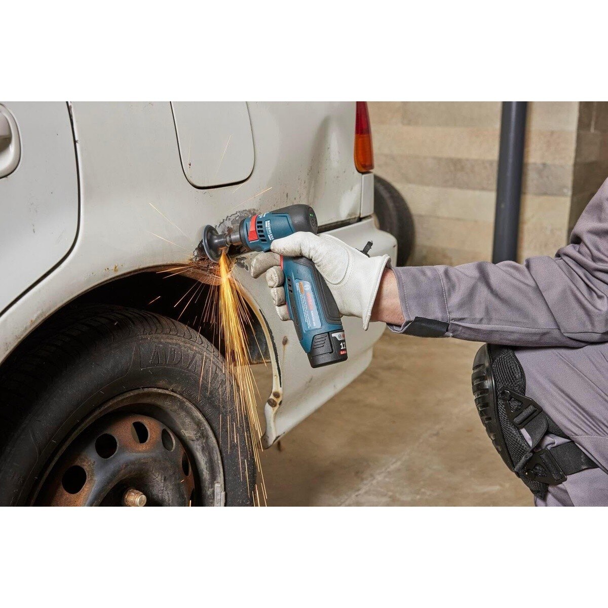 Bosch GWG12V-20SB23 12V Max 1/4" Right Angle Die Grinder w/ (2) 3.0 Ah batteries - 7