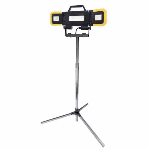 Southwire 9270 8,000 Lumen LED Wing Style Work Light on Tripod