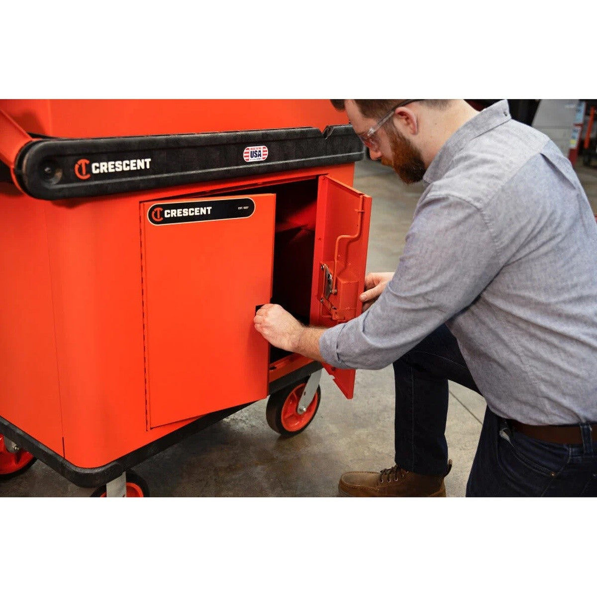 Crescent Tools IUC2SCBM-2DLR RAILWORKS 2 Shelf Industrial Utility Cart with 5" Casters and 2 Door Lockable Storage - 7