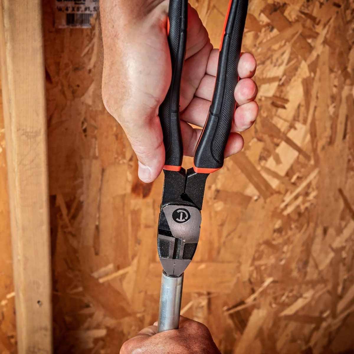 Crescent Z20509CG 9-1/2" Z2 Dual Material Lineman's Pliers - 13