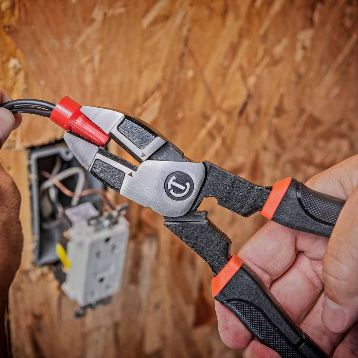 Crescent Z20509CG 9-1/2" Z2 Dual Material Lineman's Pliers - 15