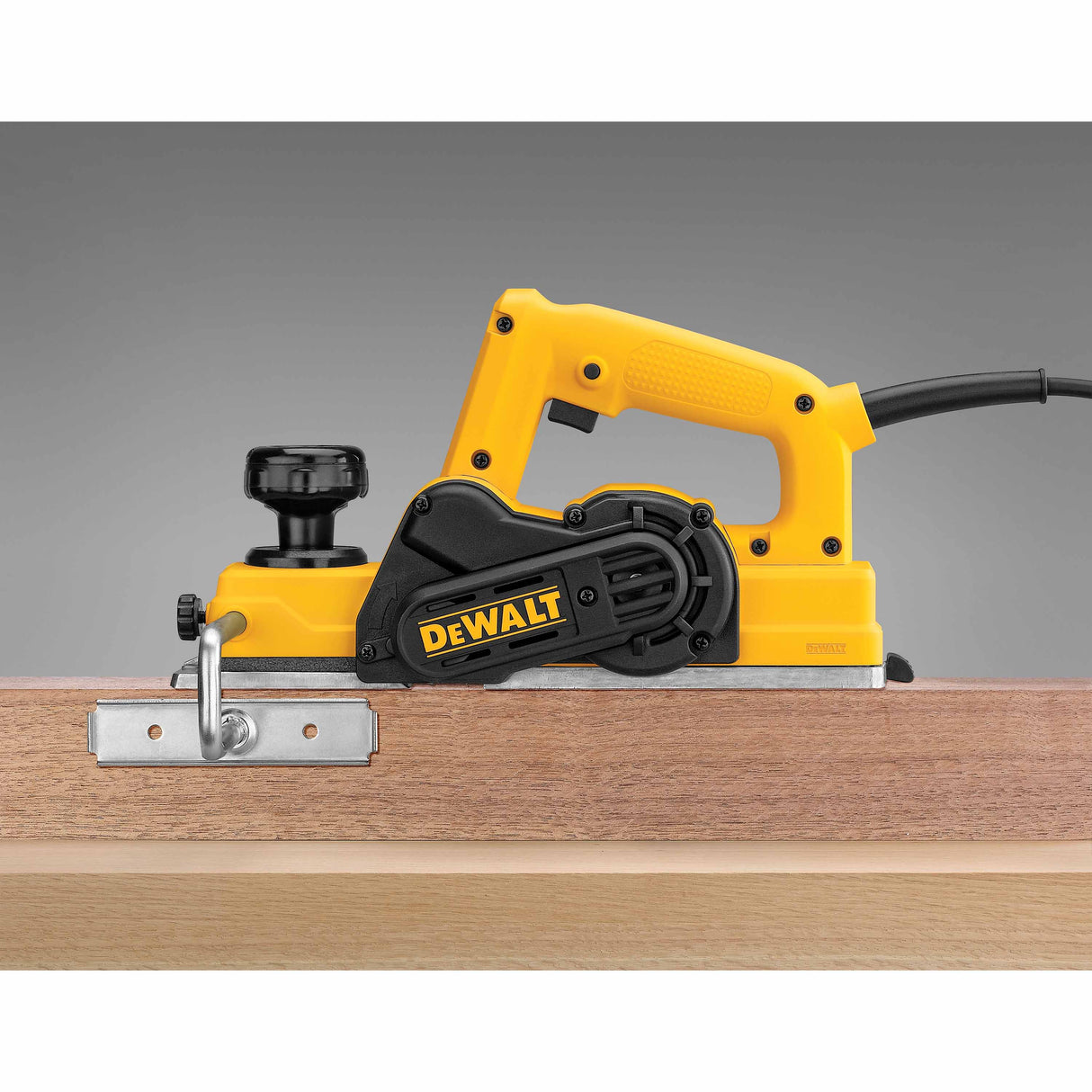 DeWalt D26677K Tradesman Hand Planer W/ Kitbox - 3
