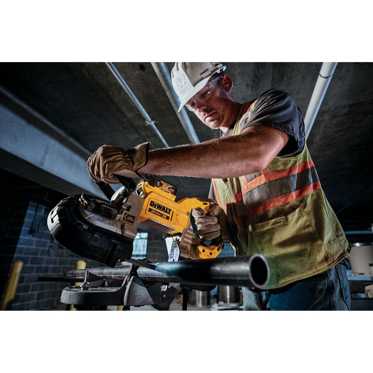 DeWalt DCS376P2 20V Max Dual Handed Bandsaw Kit - 4