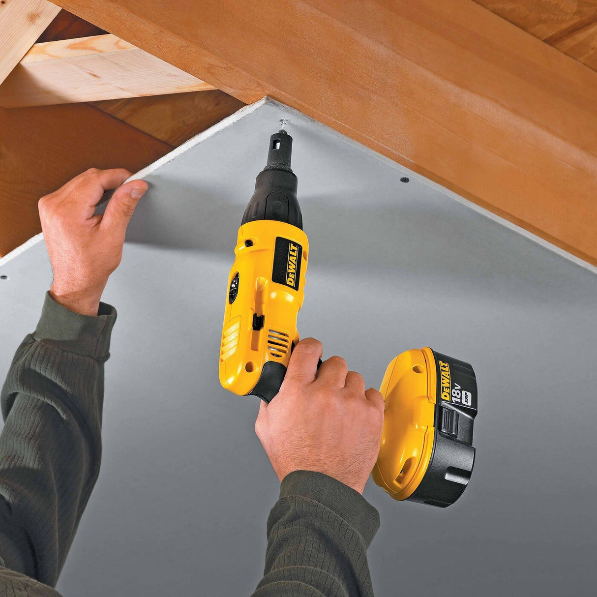 DeWalt DC520KA Heavy-Duty 18V Cordless Drywall / Deck Screwdriver Kit - 5