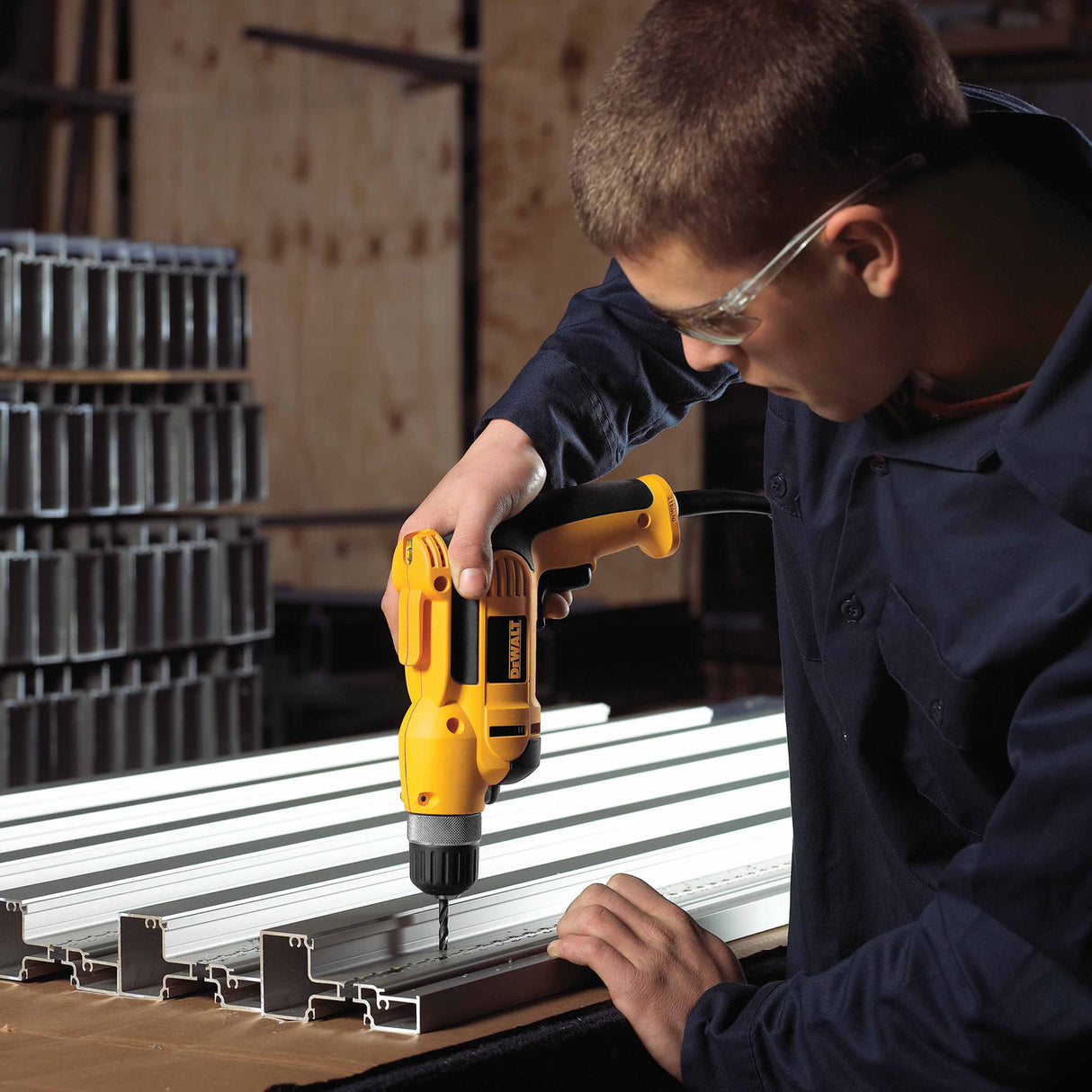 DeWalt DWD110K 3/8" Vsr Pistol Grip Drill Kit W/ Keyless Chuck 7.0 Amp - 3