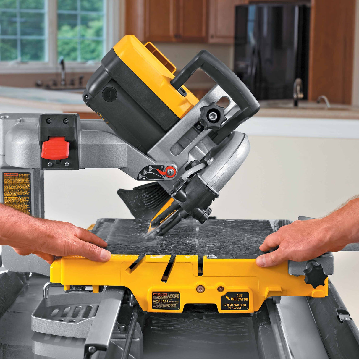 DeWalt D24000 Heavy-Duty 10" Wet Tile Saw - 4
