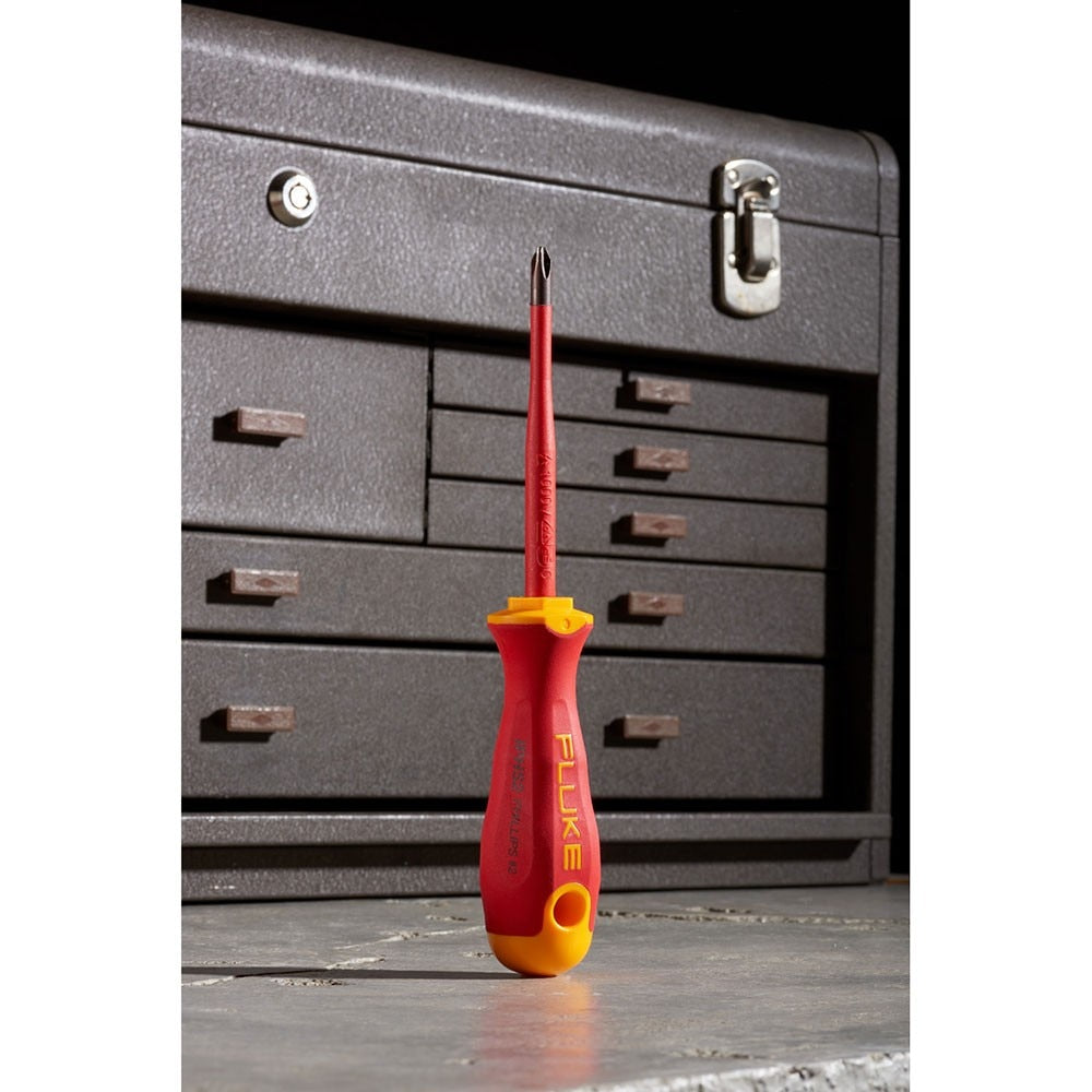 Fluke 5067314 IPHS2 Insulated Phillips Screwdriver, #2, 4" 1000V - 3