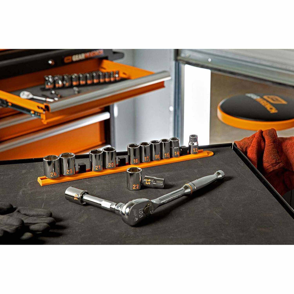 GearWrench 80702H 13 Piece 1/2" Drive 6 Point Metric Hi-Viz Socket Set - 7