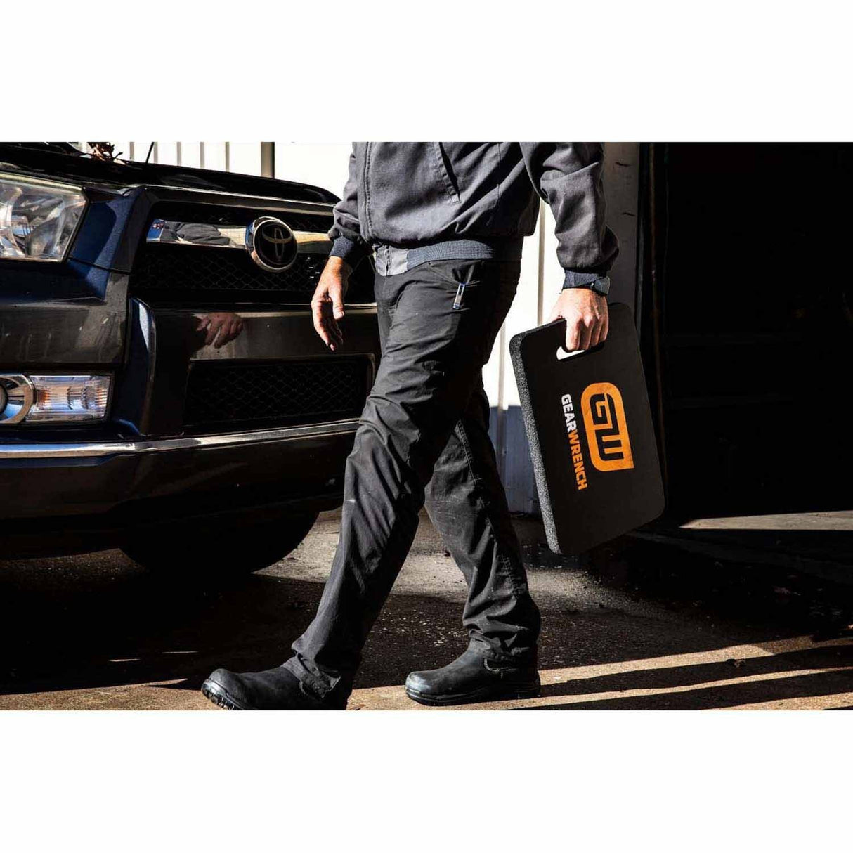 GearWrench GWKPS Small Ultra Comfort Kneeling Pad for Professional Mechanics and Technicians - 5