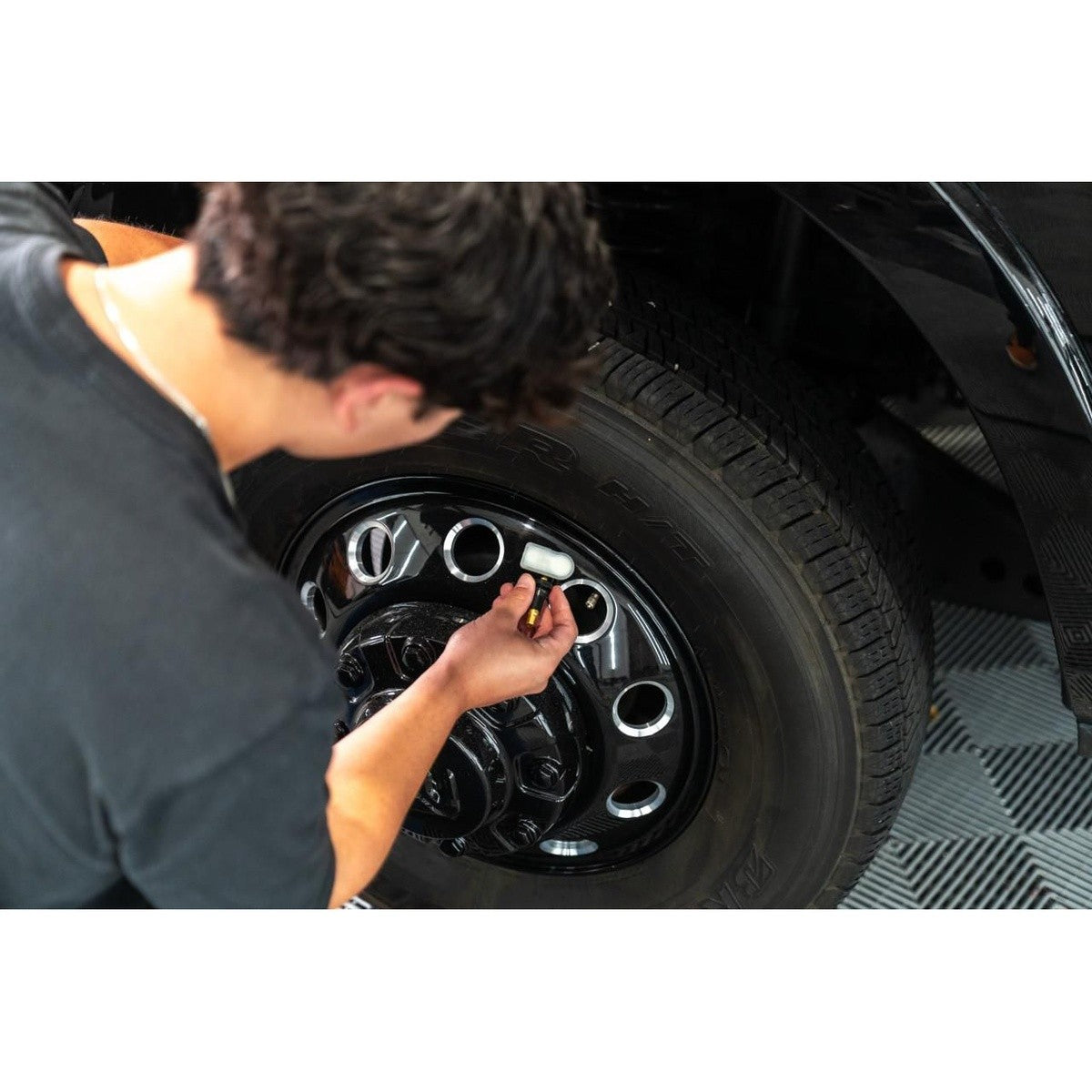 GearWrench GWTPMSR Universal Programmable Rubber TPMS Sensor Dual Frequency 315 MHz and 433 MHz - 5