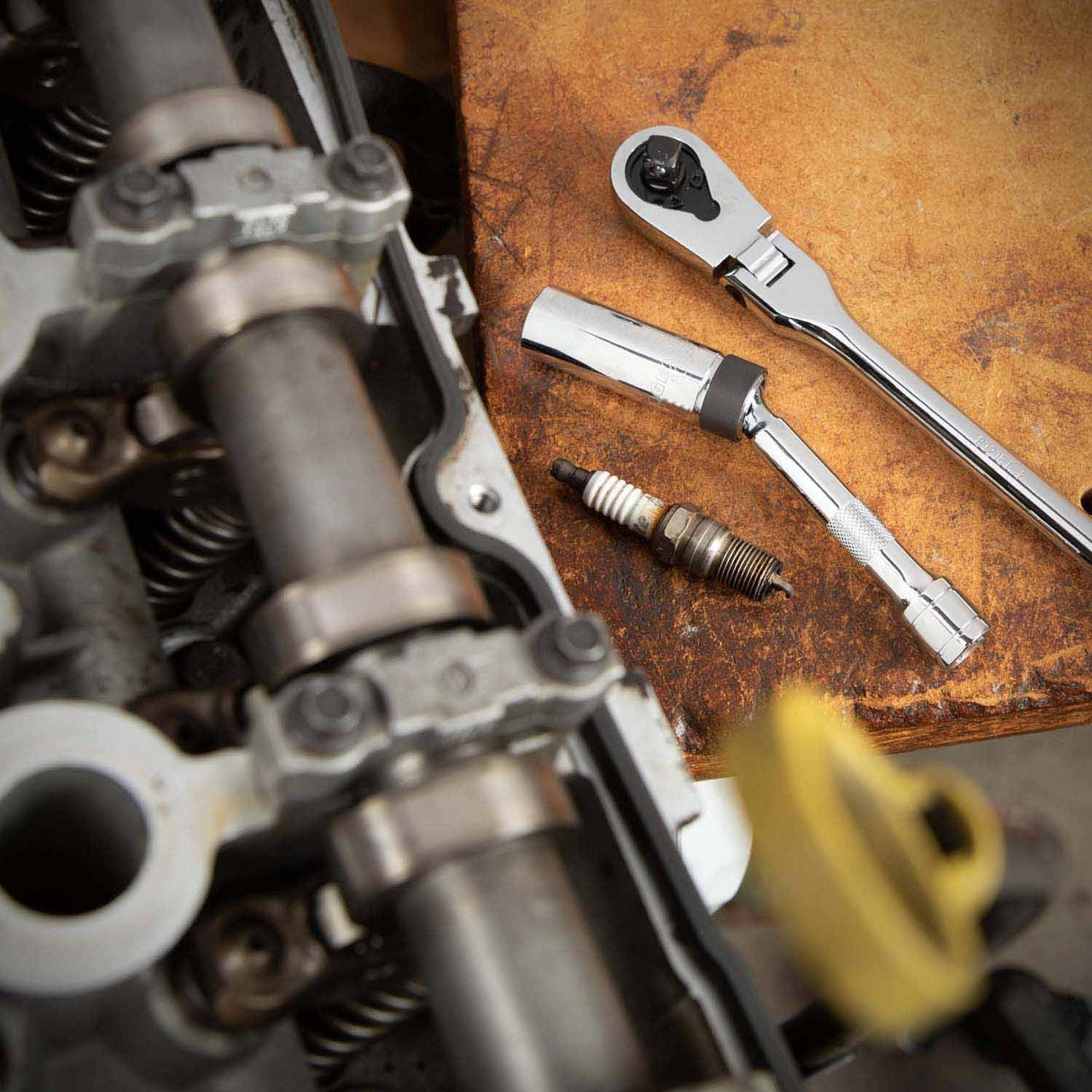 Gearwrench 80546 3/8" Drive 6 Point Magnetic Swivel Spark Plug Socket (1 Pack) - 5