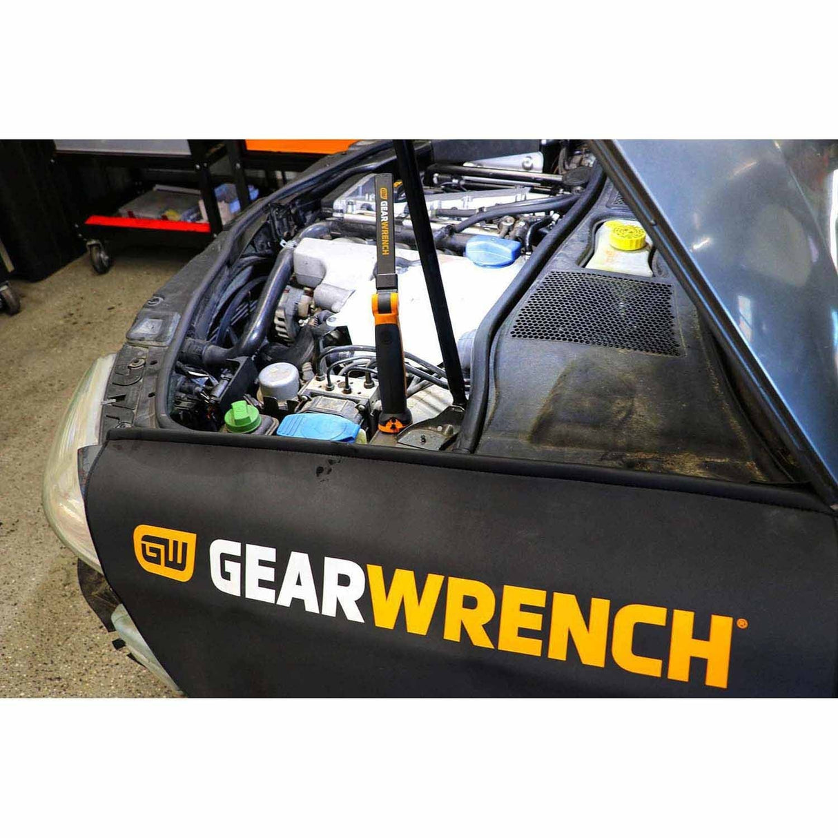 Gearwrench 86991 Magnetic Fender Cover for Vehicle Protection - 2