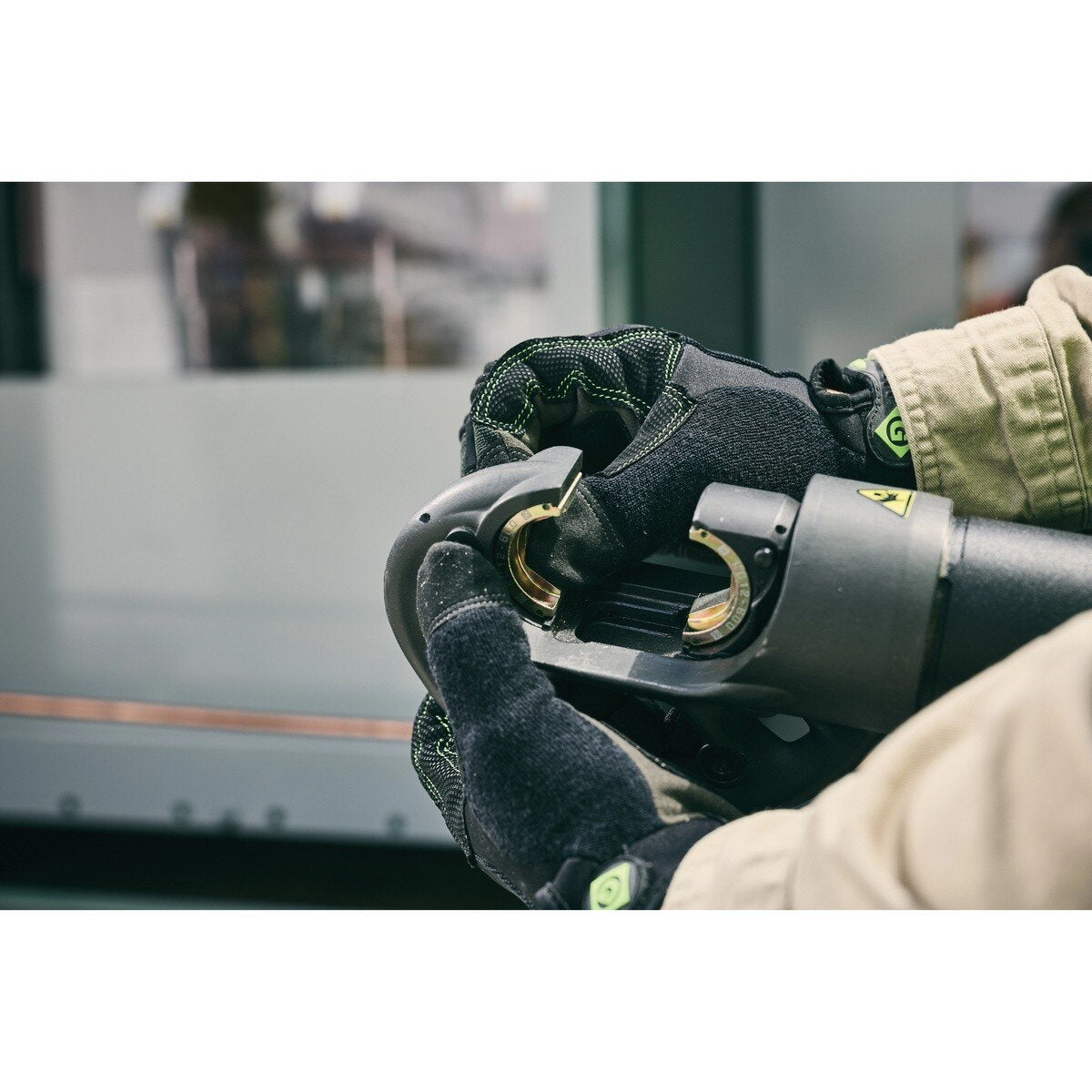 Greenlee EK1240SLX11 12-Ton Cordless Crimper Kit with 120V Charger and 4.0Ah Batteries (2 Batteries) - 6