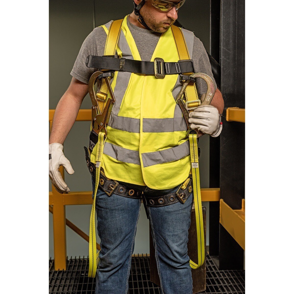 Guardian 01703 Velocity Standard Full Body Harness S-L Pass Through Chest Tongue Buckle Legs (1 Each) - 3