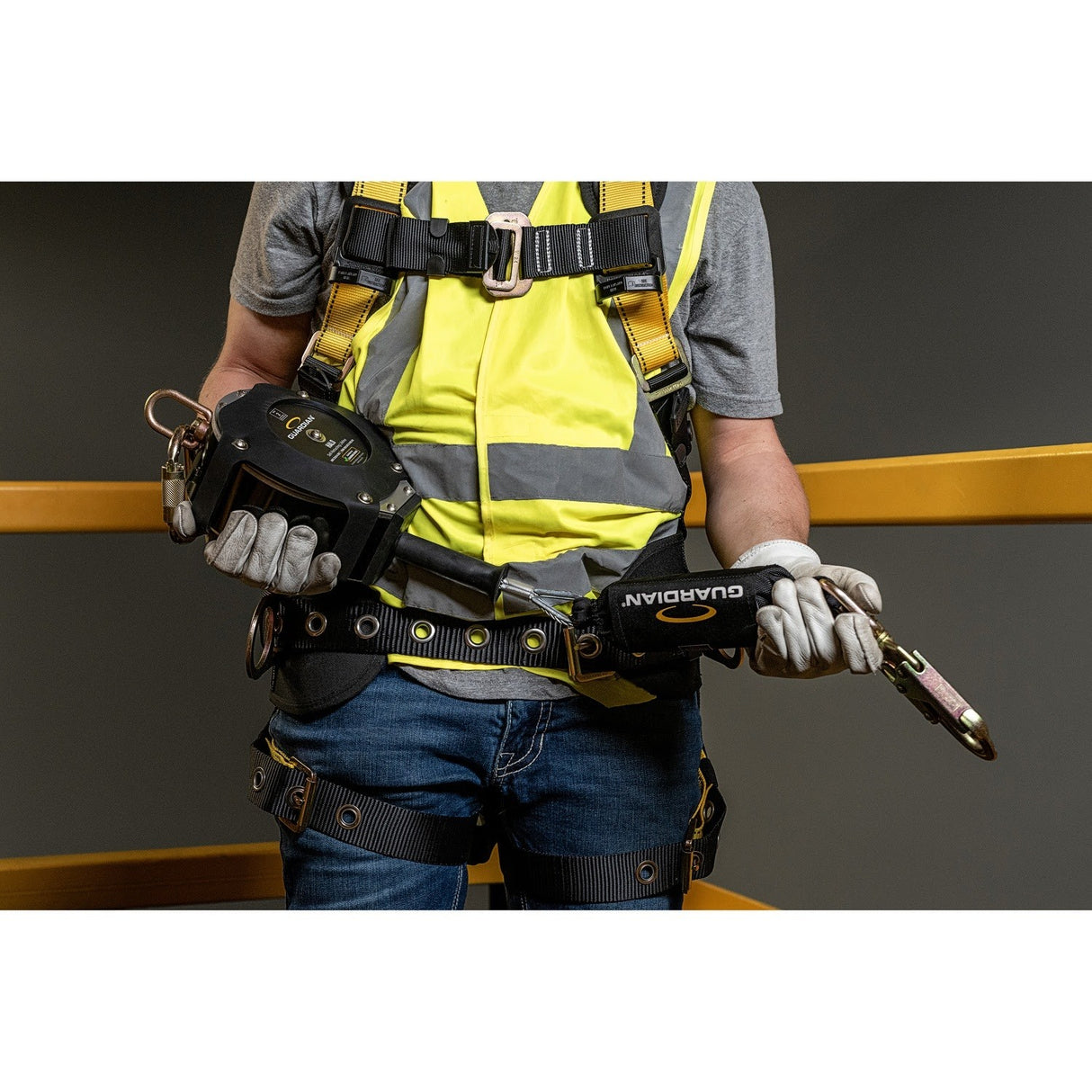 Guardian 10925 30 ft Class 2 Leading Edge Self Retracting Lifeline with Steel Cable and Swivel Top - 3