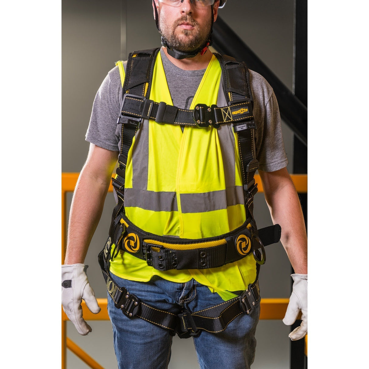 Guardian 21033 Cyclone Full Body Fall Protection Harness with Side D Rings and Waist Pad Size Small - 4