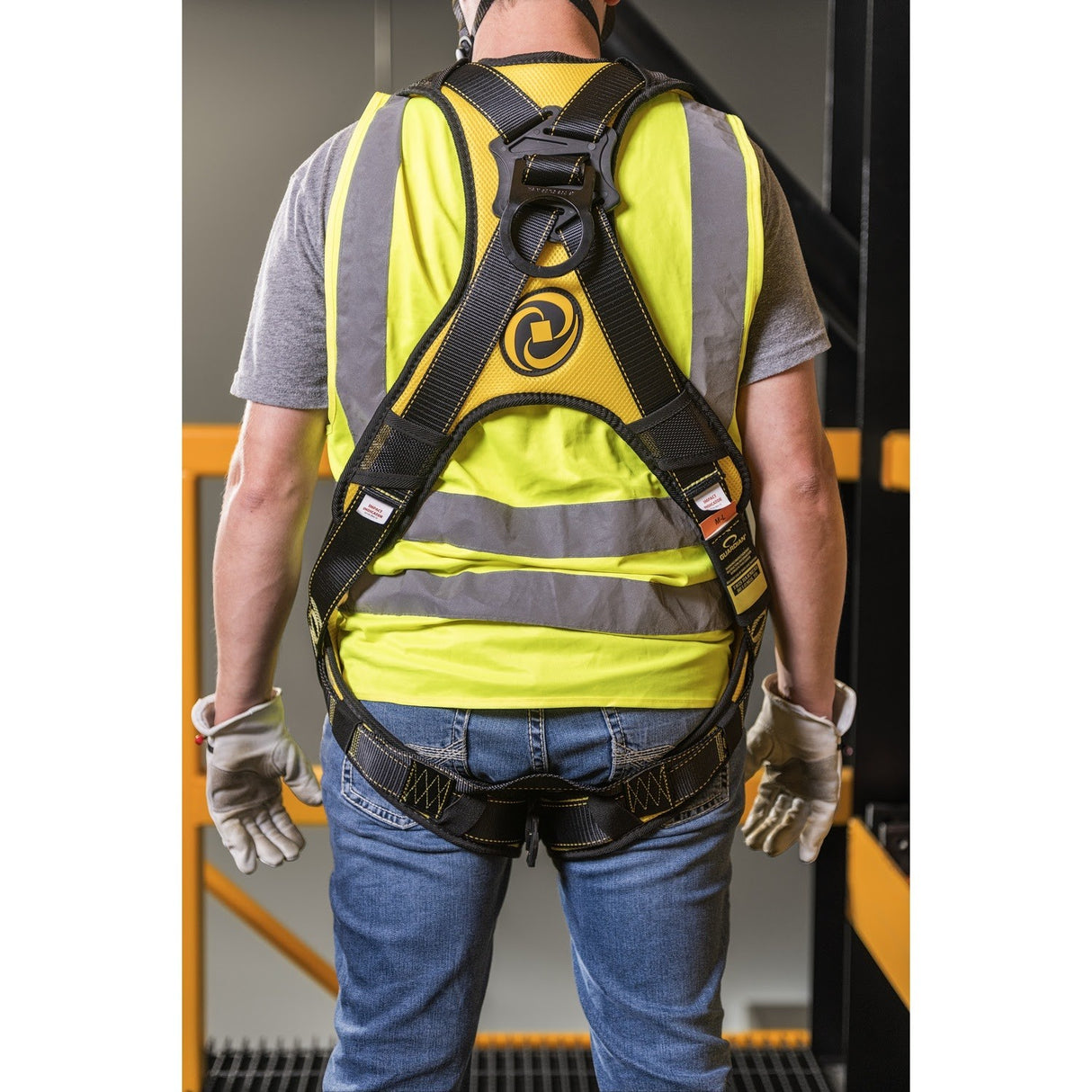 Guardian 21046 Cyclone Full Body Fall Protection Harness Size M-L with Quick-Connect Buckles - 5