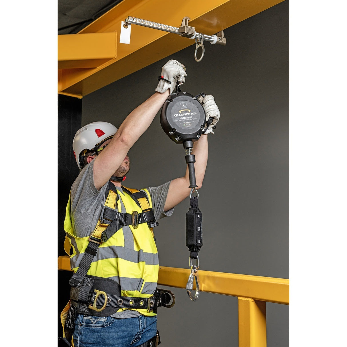 Guardian 4200109 20 ft Class 2 Leading Edge Self-Retracting Lifeline with Aluminum Carabiner - 4
