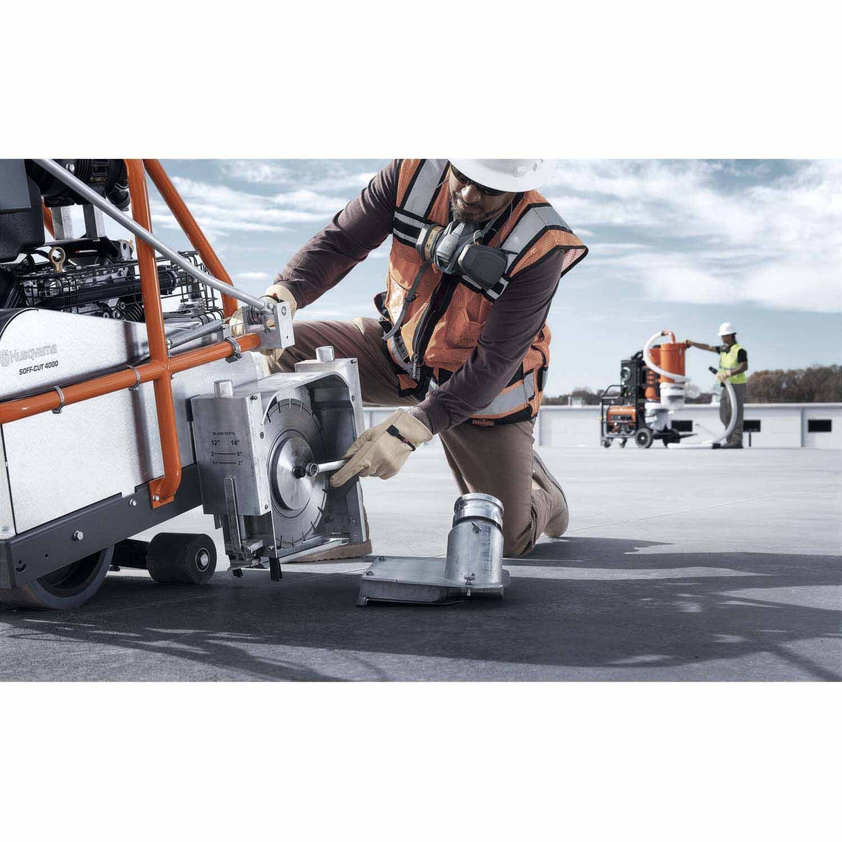 Husqvarna 966845505 Soff-Cut 4000 Self-Propelled Early-Entry Concrete Saw with Vacuum Port - 9