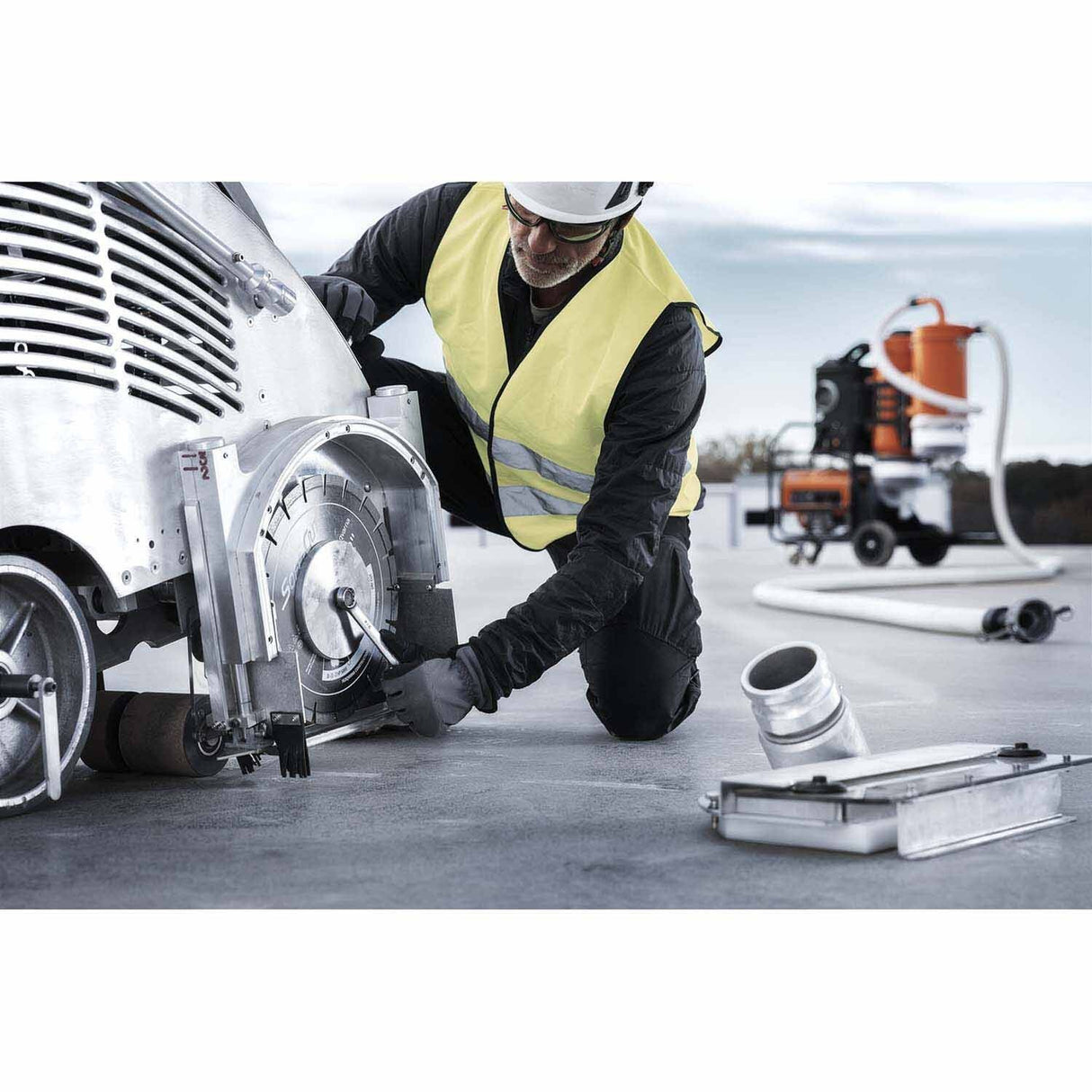 Husqvarna 966845604 Soff-Cut 4200 Early-Entry Concrete Saw with Vacuum Port - 6