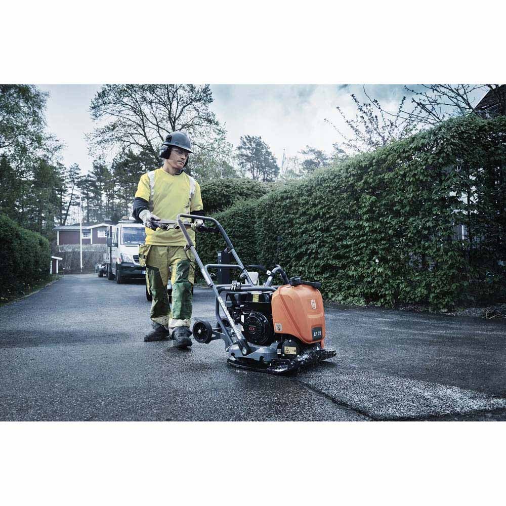 Husqvarna LF 75 LAT 967854901 Fast-Operating Forward Plate Compactor for Asphalt and Soil - 4