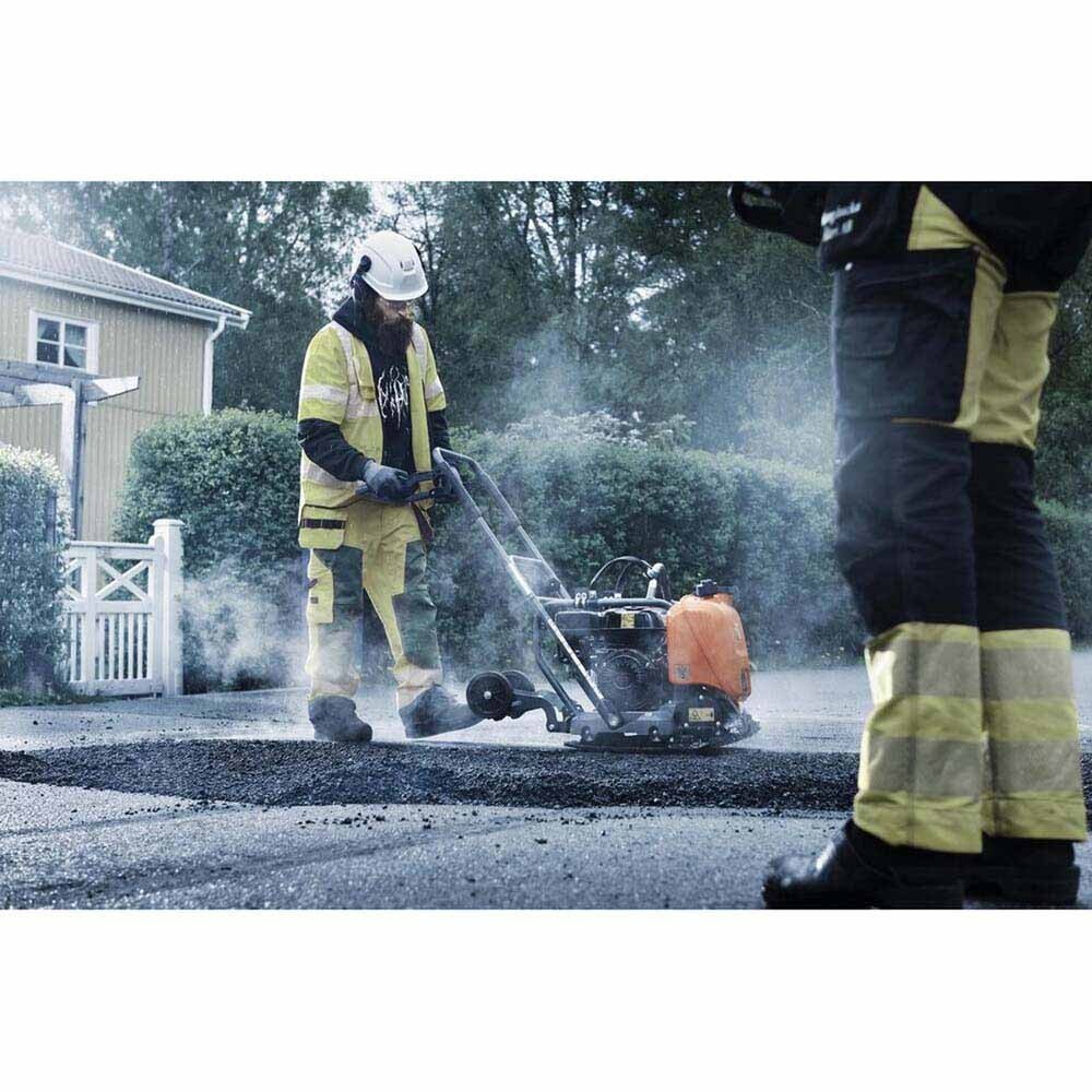 Husqvarna LF75 967854902 Forward Plate Compactor with Low-Vibration Handle and Watering System - 3