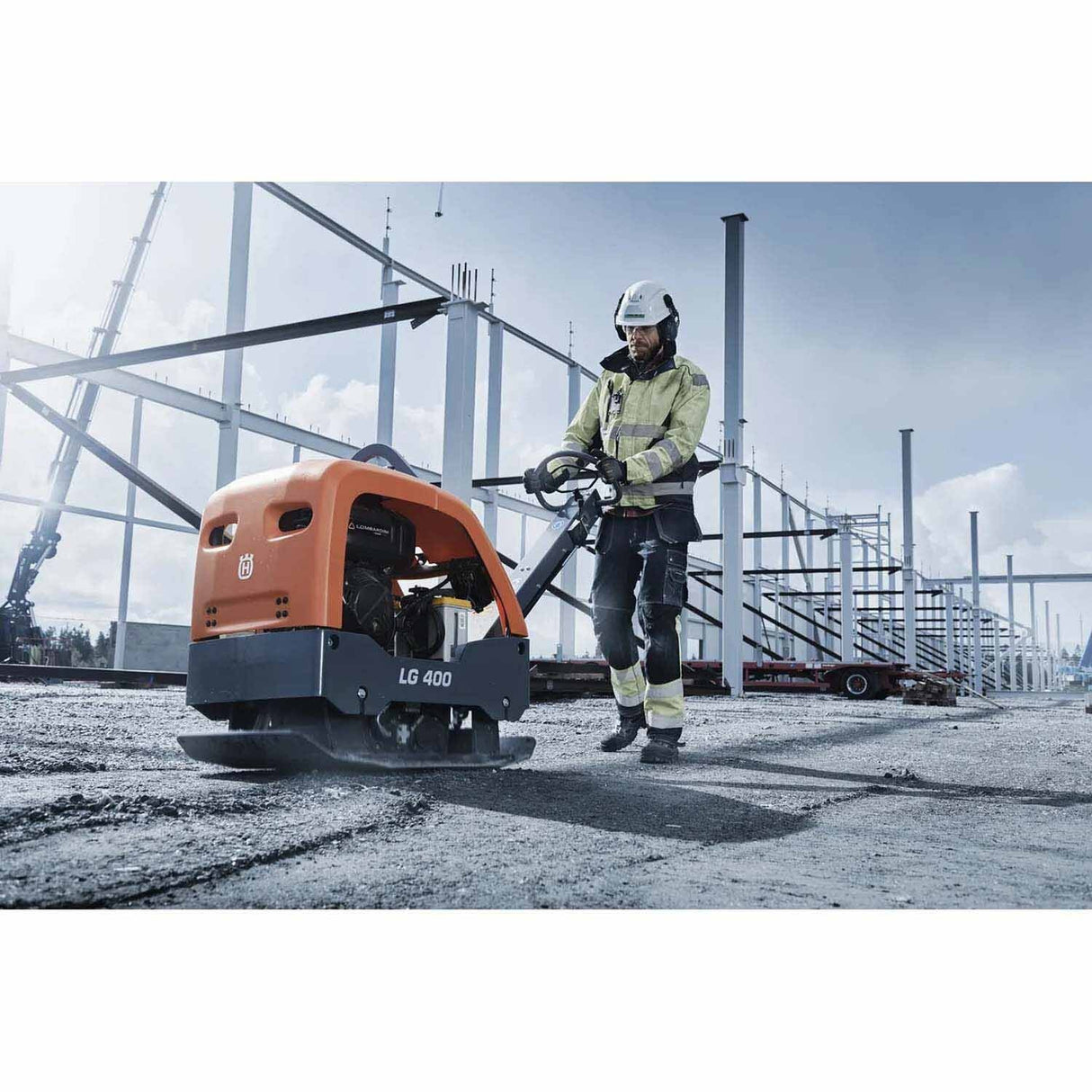 Husqvarna 967855401 LG 400 Reversible Plate Compactor with Honda GX390 Engine (25.6 in. Plate) - 4