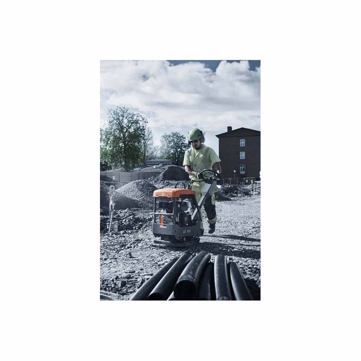 Husqvarna 967855601 LG 164 Reversible Plate Compactor with Honda GX160, 18 in. Plate - 5