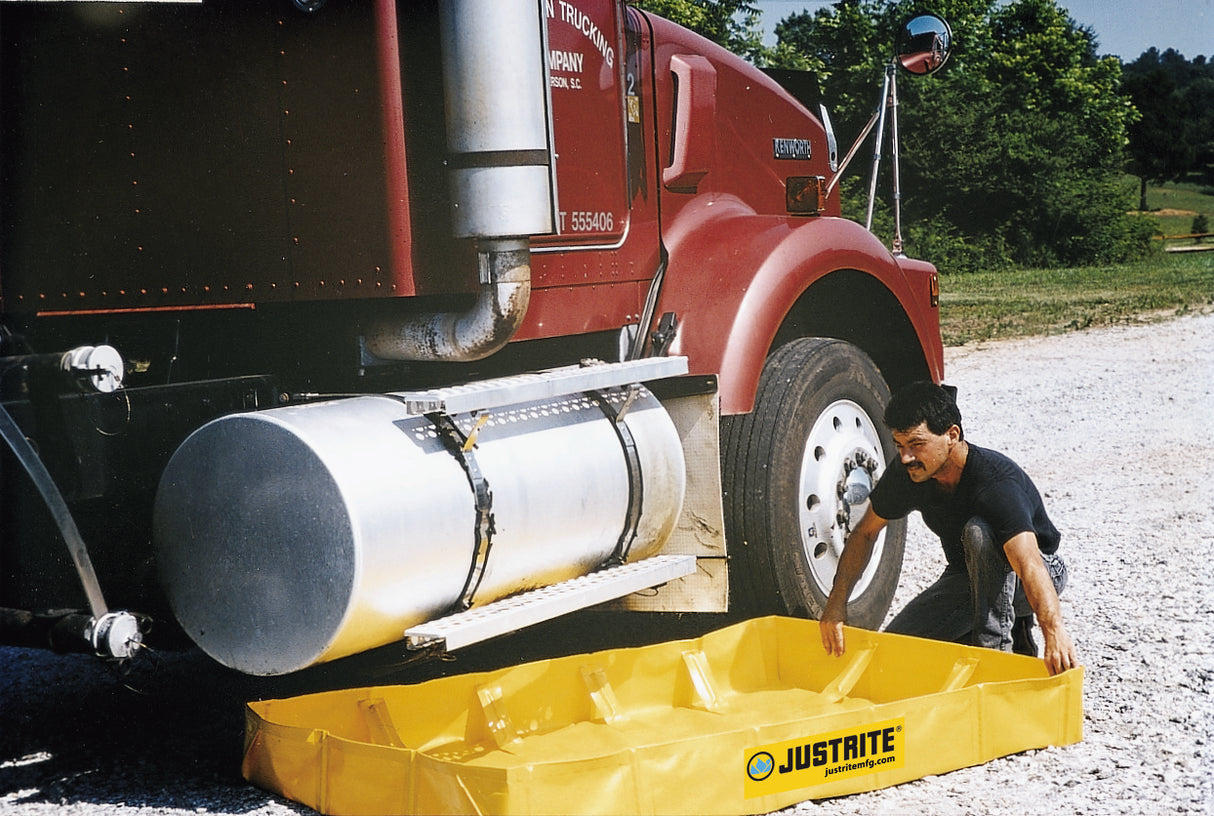 Justrite 28564 QuickBerm Lite Containment Berm 4' x 8', 159 Gal. - 2