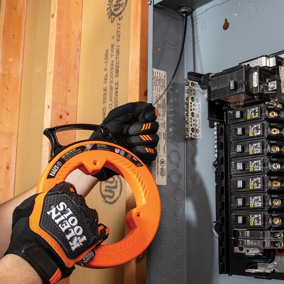 Klein 56335 Wide Steel Fish Tape, 1/4-Inch x 25-Foot - 9