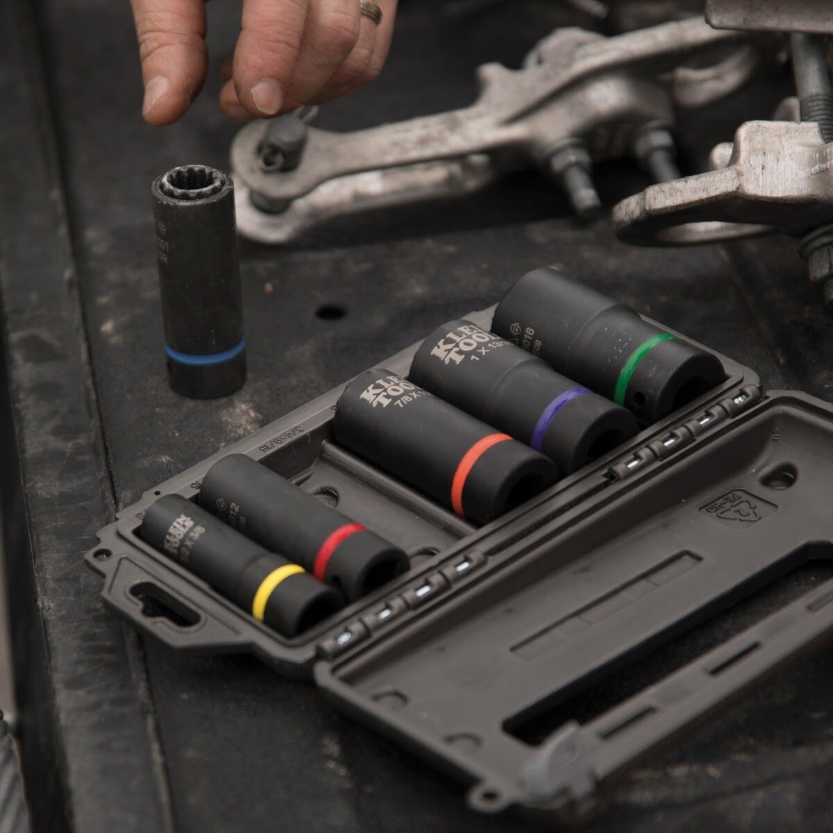 Klein 66016 2-in-1 Impact Socket, 12-Point, 1-1/8 and 15/16-Inch - 8