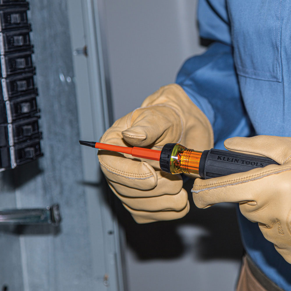 Klein 32287 2-in-1 Insulated Flip-Blade Screwdriver, #1/#2 Square - 9