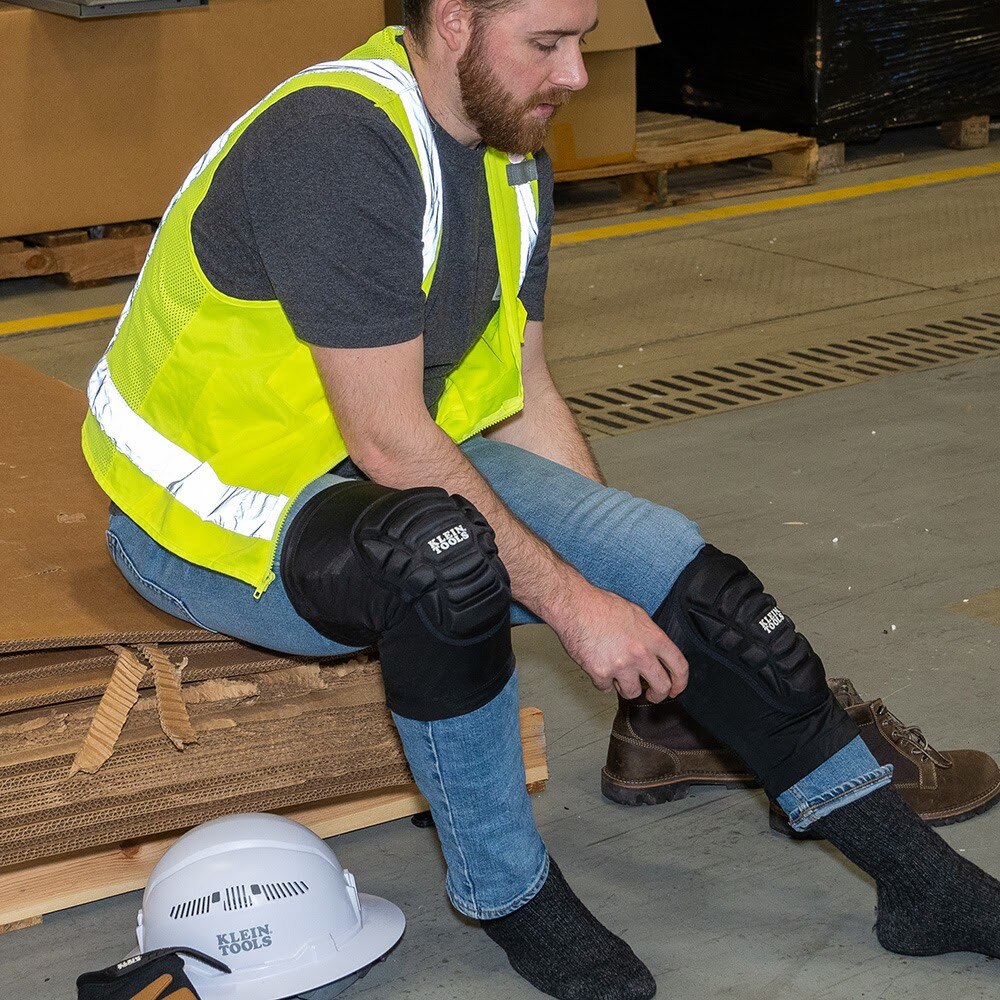 Klein 60614 Lightweight Knee Pad Sleeves, S/M - 10
