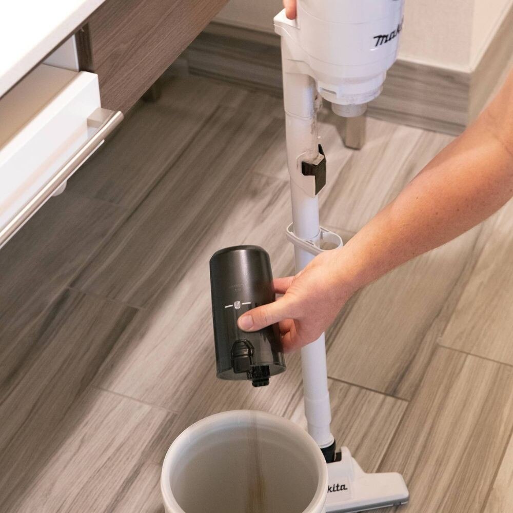 Makita GLC03Z 40V max XGT Brushless Cordless Cyclonic 4-Speed HEPA Filter Compact Stick Vacuum, Tool Only - 5