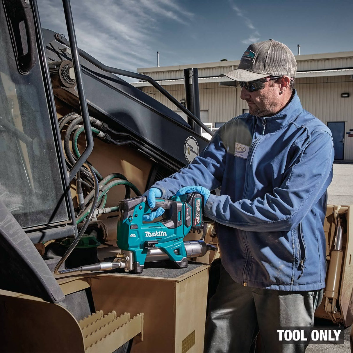 Makita GPG01Z 40V Max XGT Brushless Cordless Grease Gun Tool Only - 9